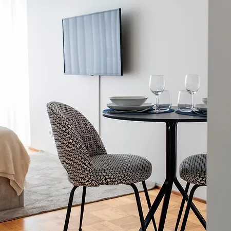 Ceuta By Lovelystay Apartment Porto
